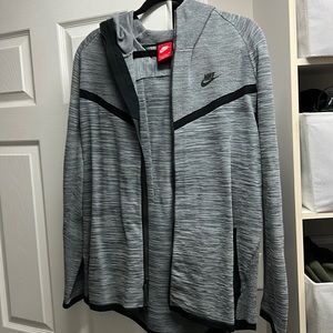 NIKE tech fleece zip up hoodie medium Gray